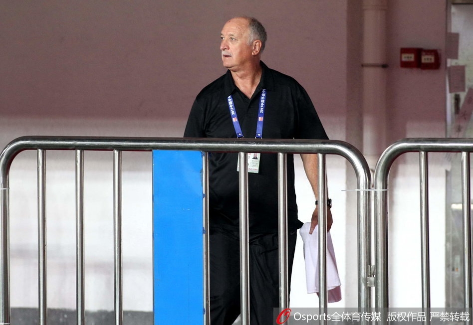 火箭队主教练在比赛中因抗议裁判决定被罚下场的简单介绍 火箭队主教练在比赛中因抗议裁判决定被罚下场的简单介绍