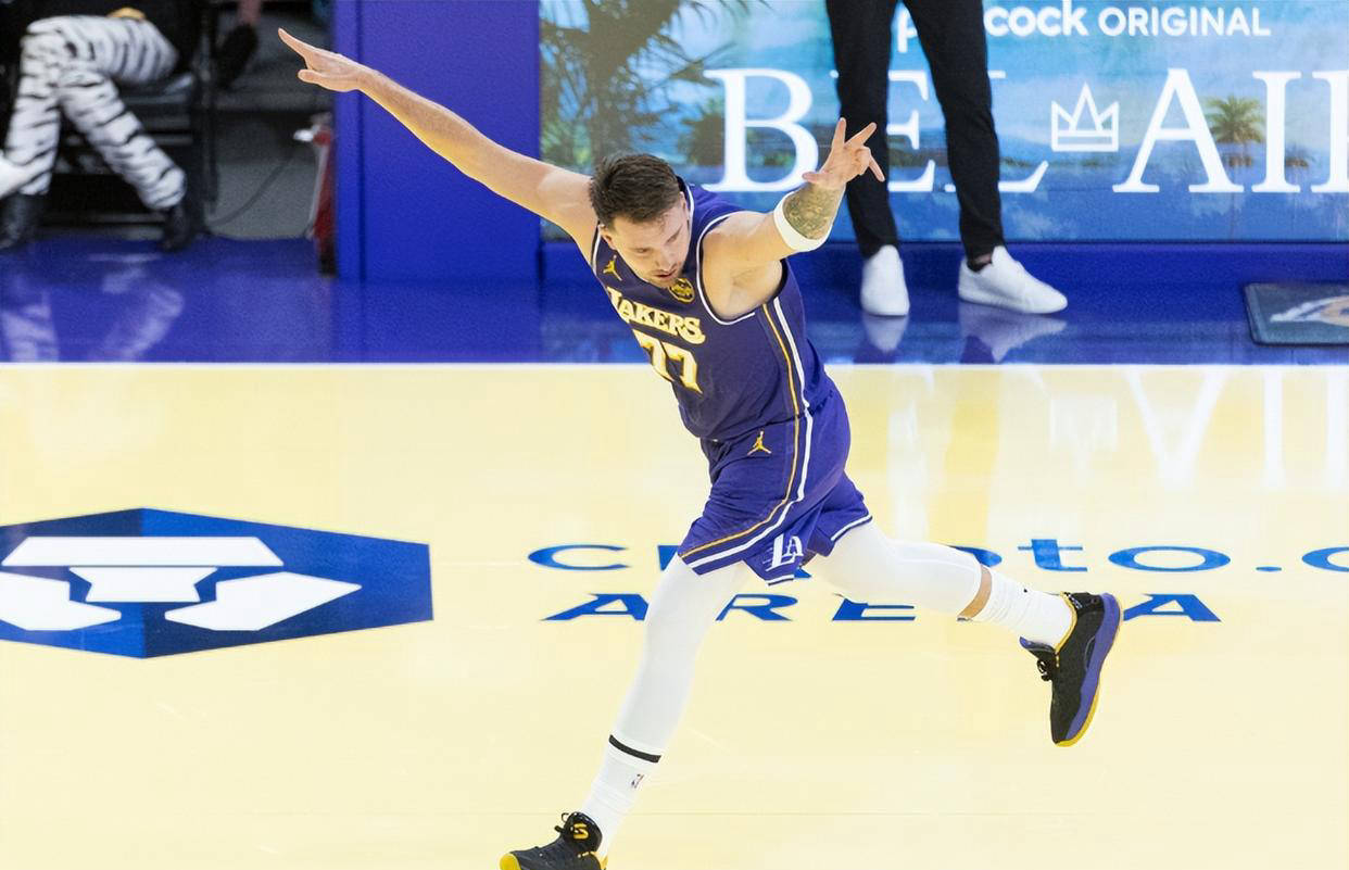 包含勇士B队翻盘勇士,东契奇爆发神勇的词条 包含勇士B队翻盘勇士,东契奇爆发神勇的词条