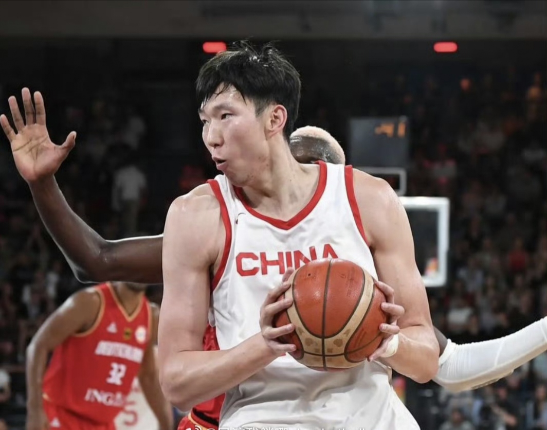 火箭爆冷中国男篮，米尔萨普送出助攻