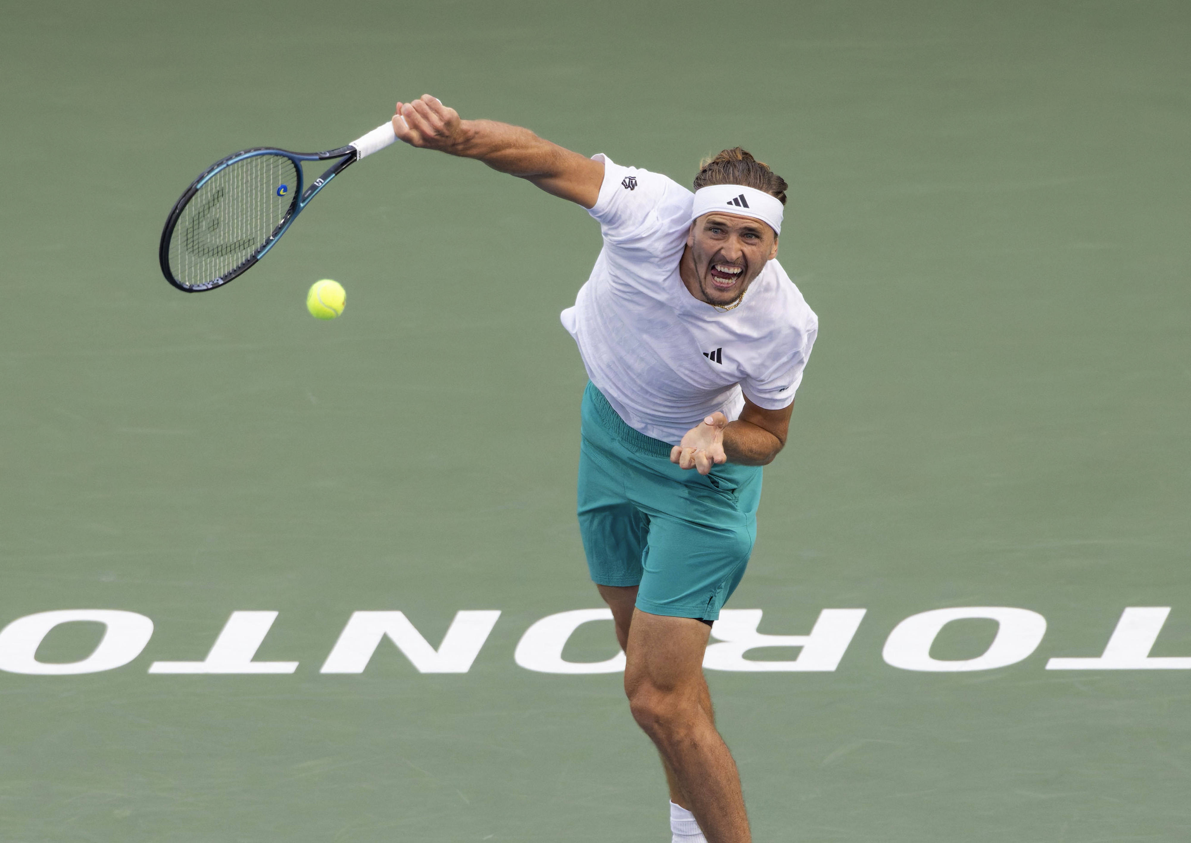 关于英国网球队鏖战德国网球队,兹维列夫制霸全场的信息 关于英国网球队鏖战德国网球队,兹维列夫制霸全场的信息