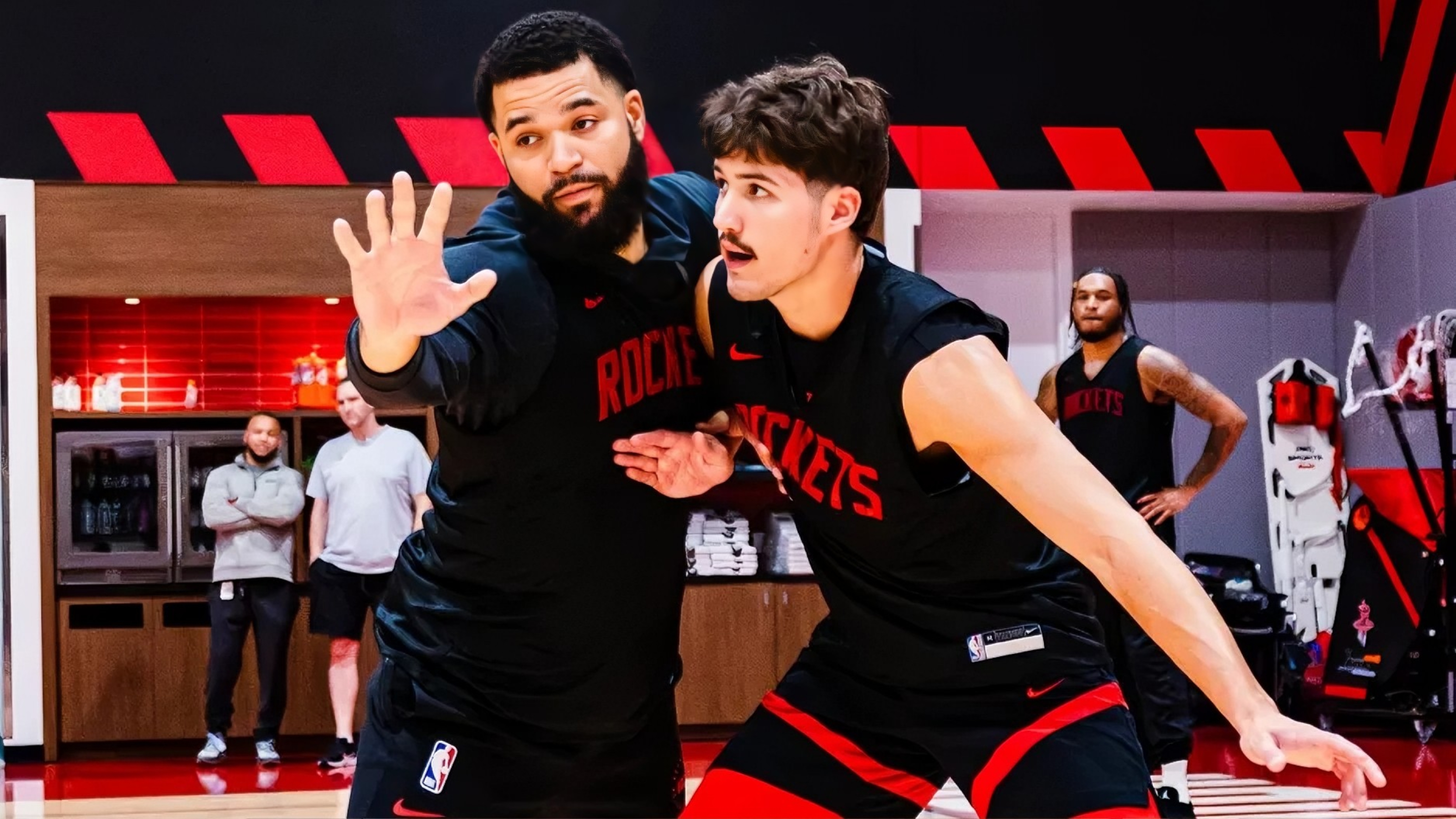 鹈鹕力克猛龙，范弗利特刷新纪录