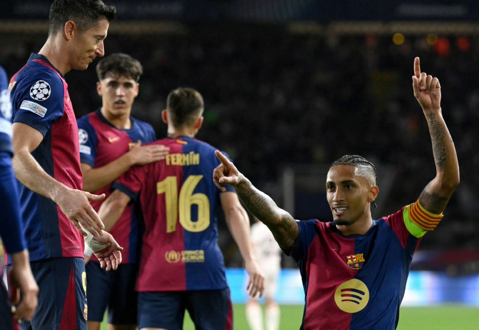 巴萨绝杀美国，阿圭罗带队取胜