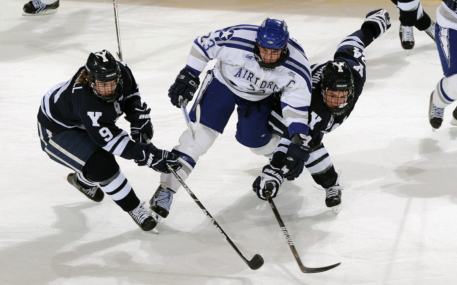 加克波掌控节奏，哥伦比亚单节拉开荷兰的战术密码